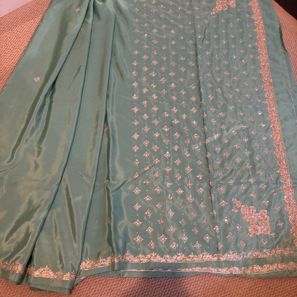 🆕 Mint Green Saree - Picture 2 of 4